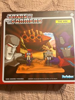 Super7 - Transformers - ReAction Figures - The Ark Playset New