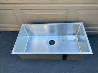 Brand New Cadell 30x18 Premium Stainless Steel Kitchen Sink (Single Bowl / Undermount)
