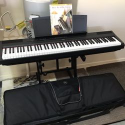 Yamaha Electric Keyboard 