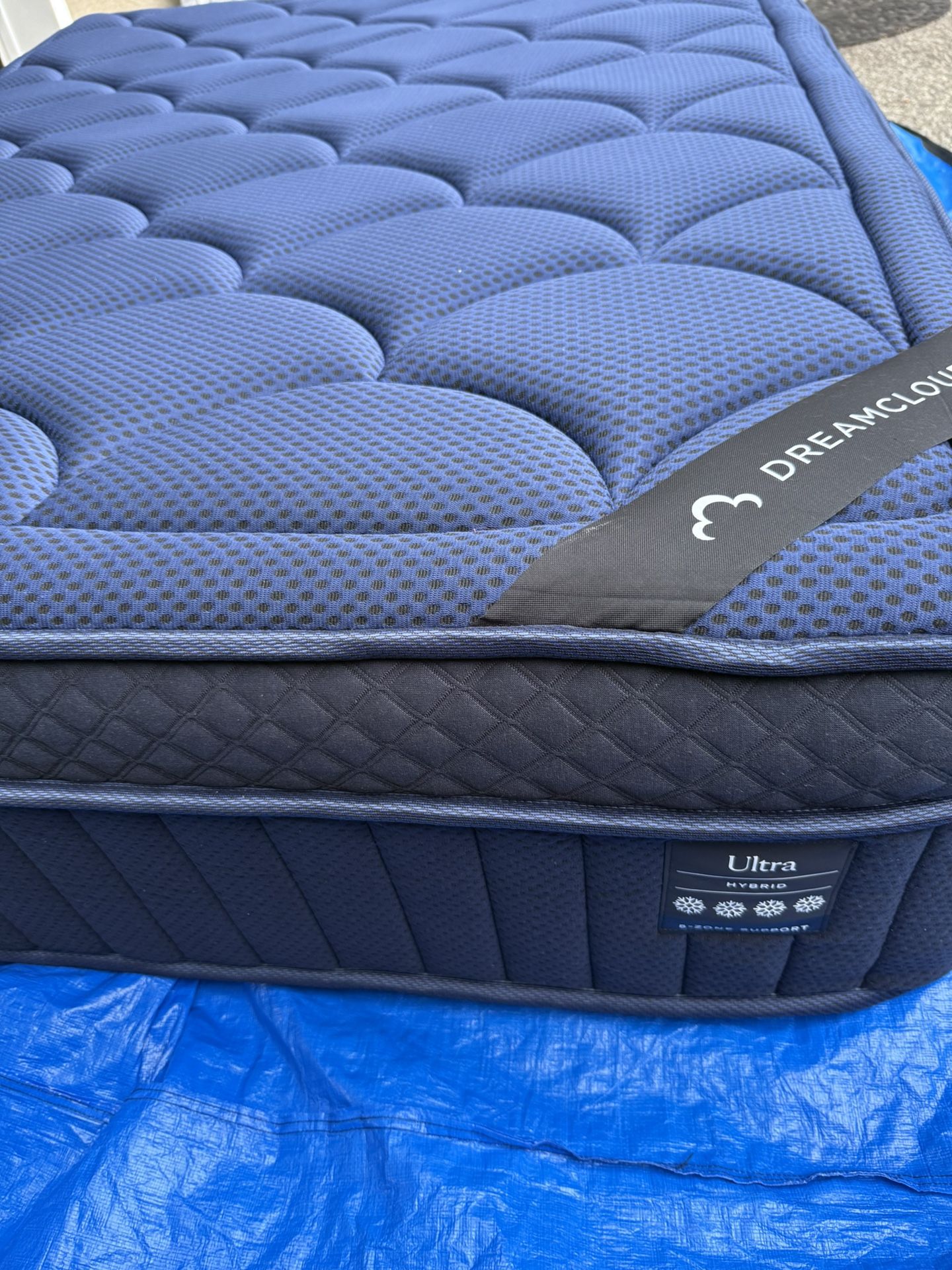 DreamCloud Ultra Queen Mattress