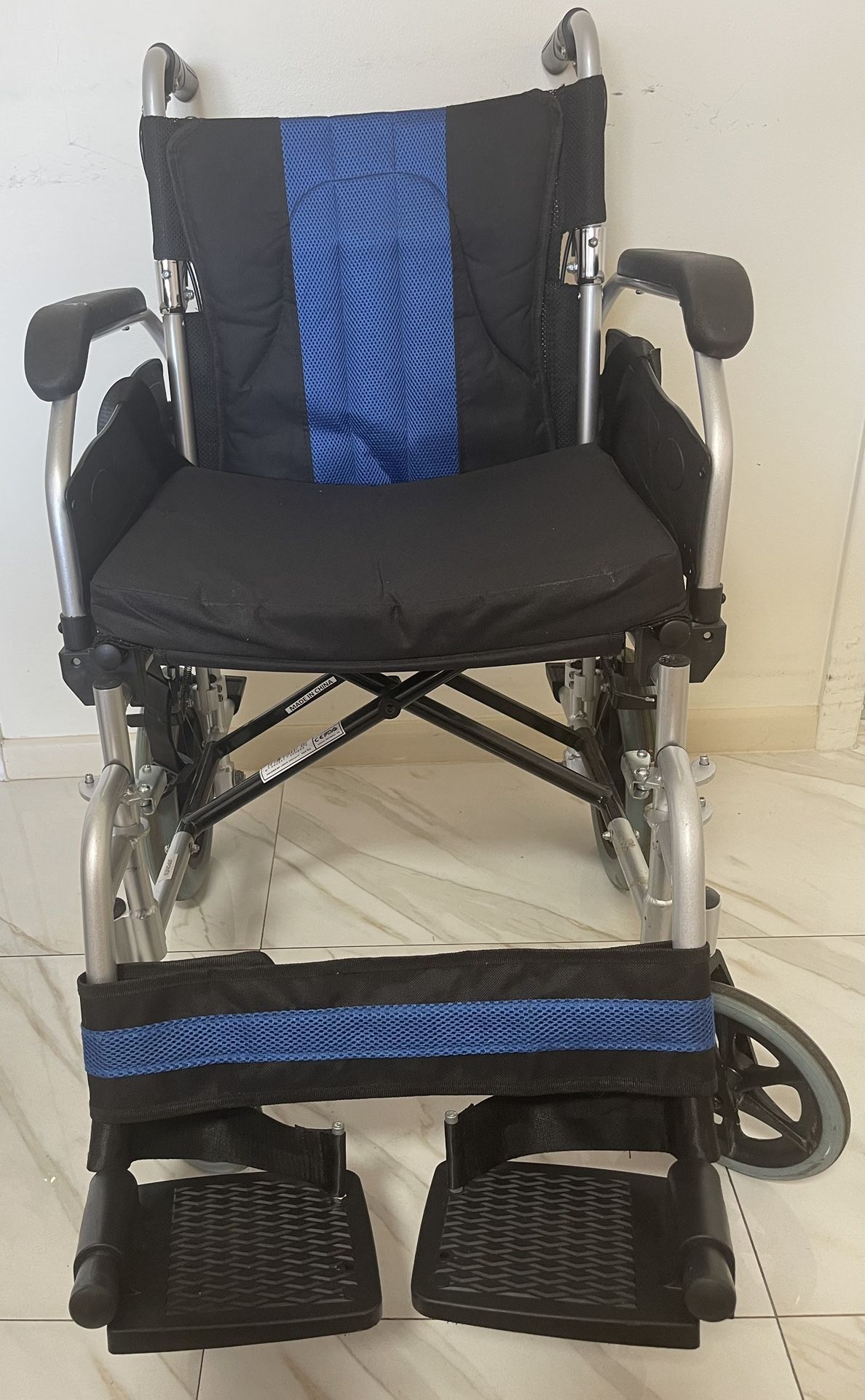 Folding Light Weight Aluminium Wheelchair