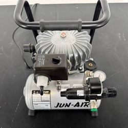 Commercial Industrial Jun-Air 4 Liter Oil Less Compressor
