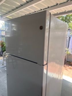 GE Refrigerator