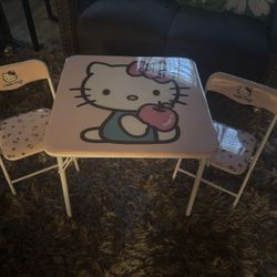 Hello Kitty Table & 2 Chair Set