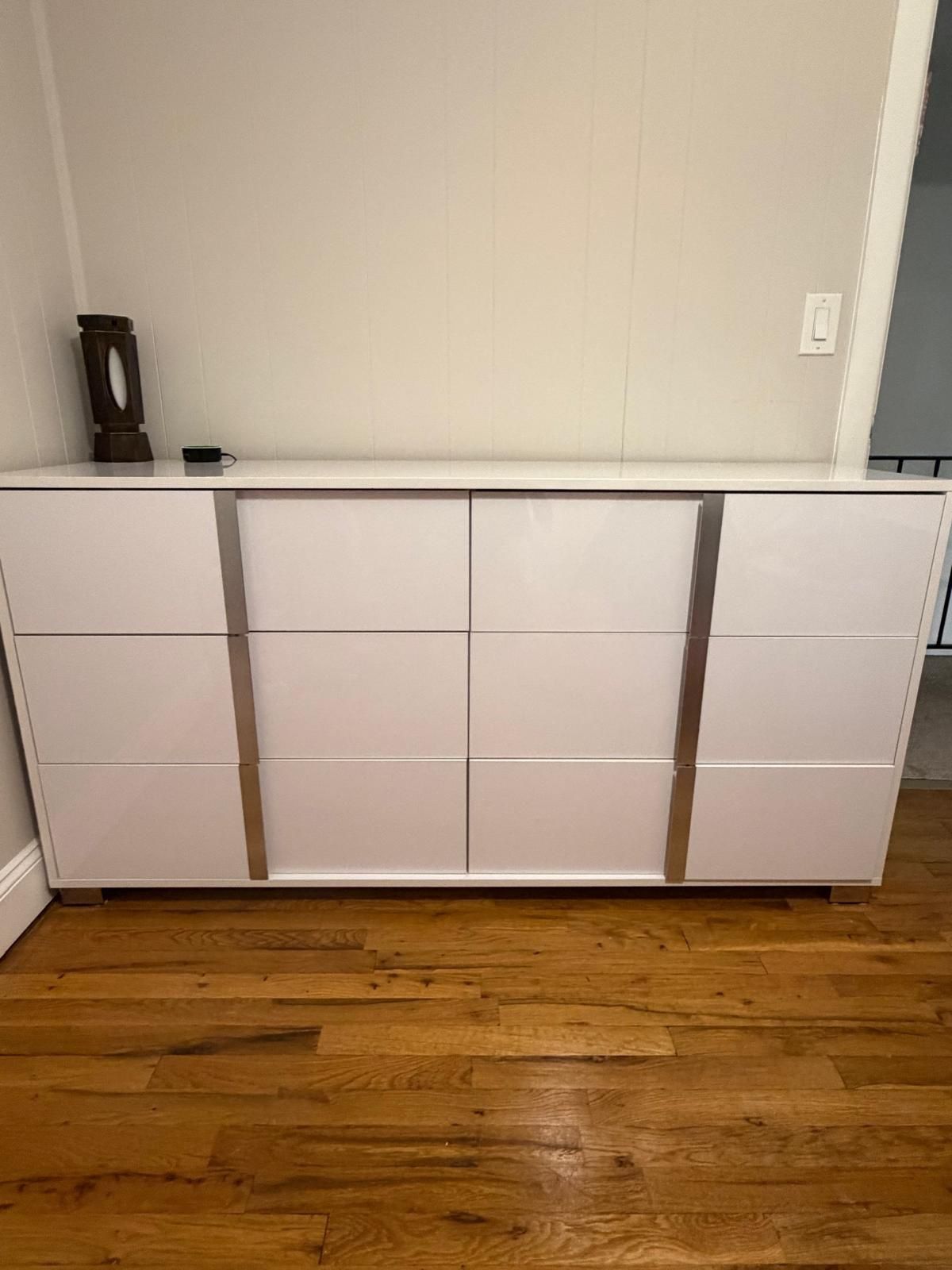 Granberry 65” - 6 Drawer Dresser White