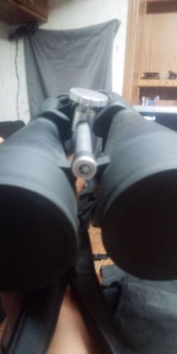 Hunting binocular with stand