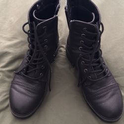 Black boot great condition