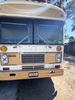 Vintage Full-Size Bus – Skoolie Conversion Project