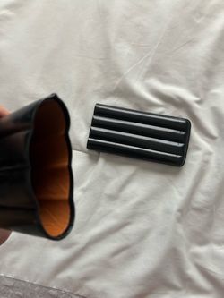 Leather cigar travel pouch