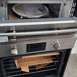 Wall Oven Microwave   Bosch 220 Volt Plus Miele  Cook Top 42 Inches Gas All 3 Item $1900.. Ready To Deliver WARRANTY 