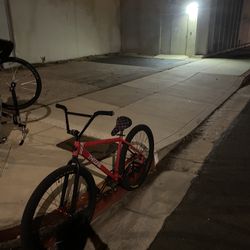 Throne Read Description 