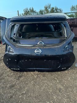 2018-2020 BLUE NISSAN KICKS LIFTGATE OEM
