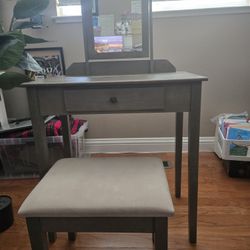 Small Desk With Mirror And Sitting Stool