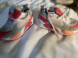 Little girl size 11 tennis shoes