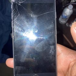 iPhone 6  ( Unlocked ) Few Cracks 