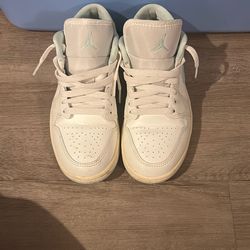 Blue And White Low Jordan’s