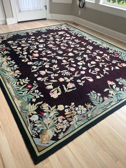 Beautiful, large botanical floral rug