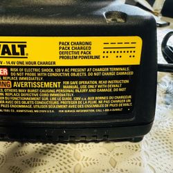 DeWalt DW9107 7.2V - 14.4V Battery Charger(Like New)