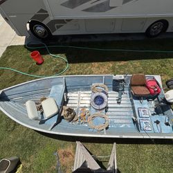 14’ Klamath Deluxe Aluminum Boat w/ 100hp Honda 4 Stroke