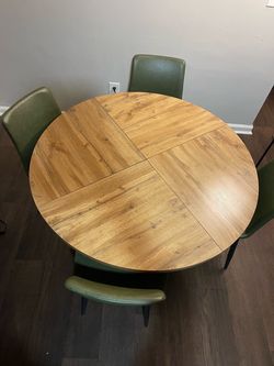 Round Wood Dining Table with 4 Green Chairs