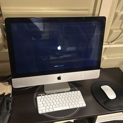 2019 MAC with wireless Apple keyboard and Apple mouse