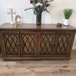 Entry Buffet Table  
