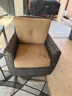 Wicker swivel chair