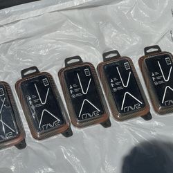 3$ each Brand New iPhone Cases Not Open 