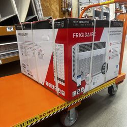 Frigidaire Air Conditioner Window Inverter with Wi-Fi 24,000 BTU 230 V in White