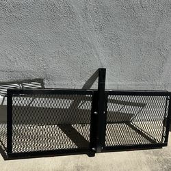 Trailer hitch cargo carrier rack