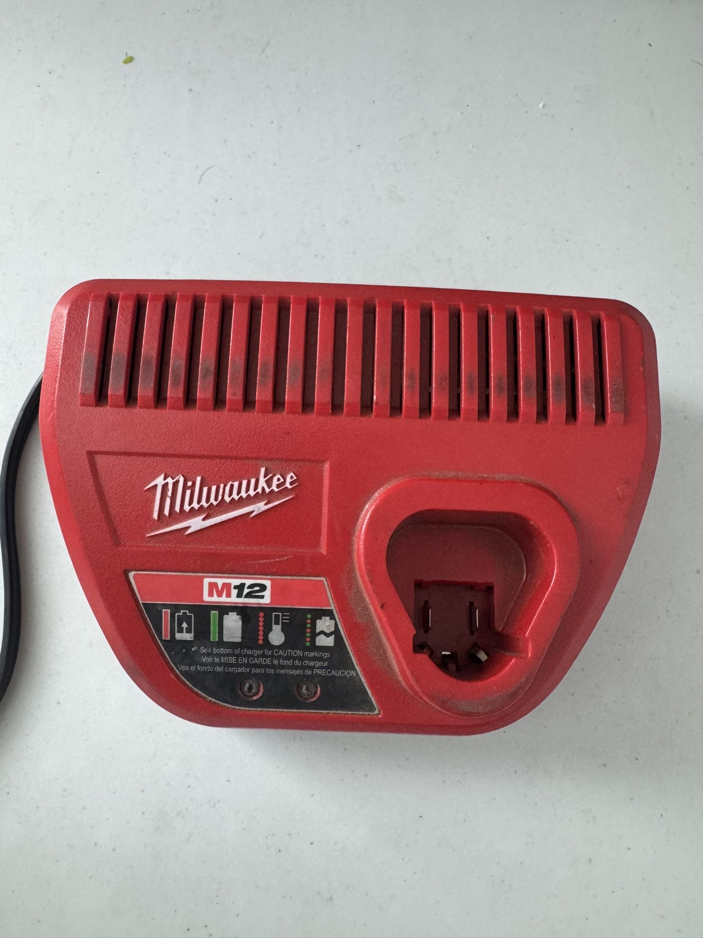 Milwaukee M12 Charger