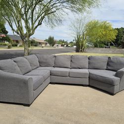 Free Delivery - Modern 3pc Gray Sectional