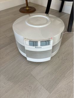 LIKE NEW WORKS GREAT Holmes, Model HAP-291, Hepa Air Purifier Cleaner Multi Stage Filtration With Ionizer with like new filter.   Unit measurements ,