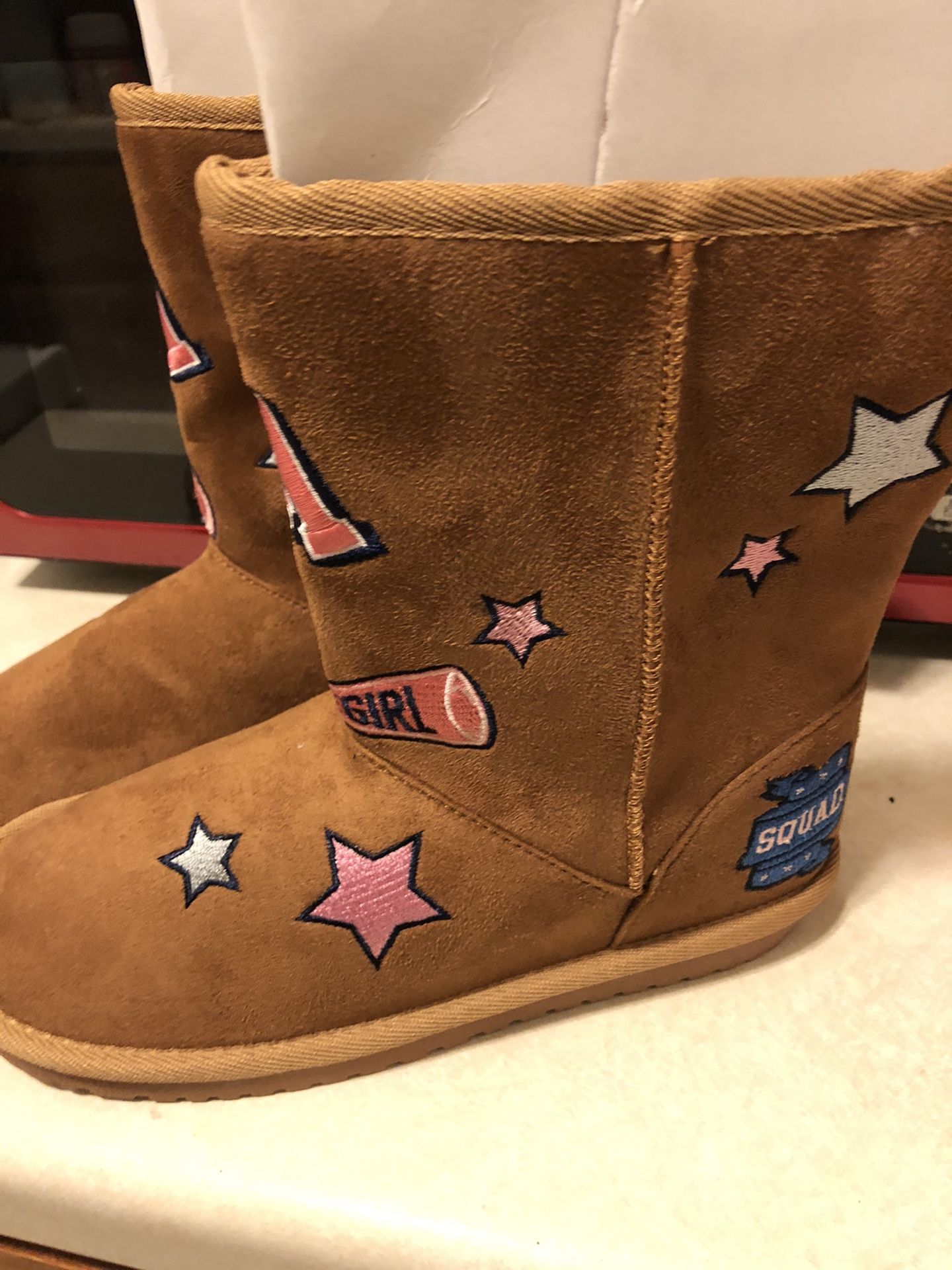 Girl boots (Size 5)