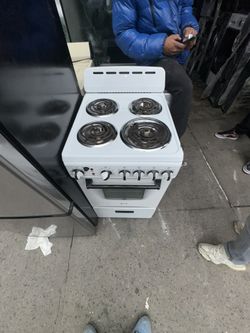 Electric Stove Brand Avanti 24 Inch Used We Warranty On Sell !! 