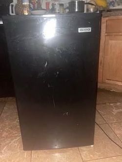 Mini fridge