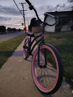 Skull &Bones black cruiser bike
