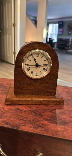 Wooden Arch Mantel Clock