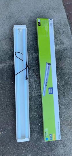 Electric LED shop lights