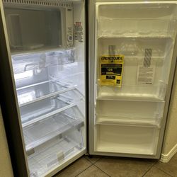 Lg Mini Fridge with Freezer (Platinum Silver) ENERGY STAR