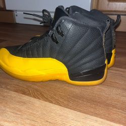 🔥LIMITED-TIME OFFER: Jordan 12 “Taxi” Black & University Co  Gold – Size 9 US🔥 