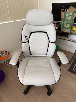 Gaming chair like new