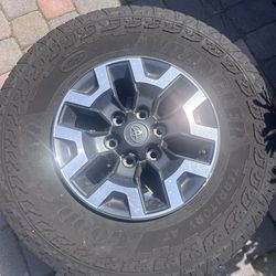 Goodyear wrangler 265/70 R16, Alloy rims, Original Toyota
