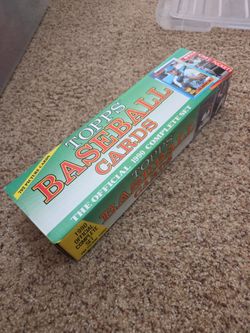 Topps 1990 complete set baseball cards.