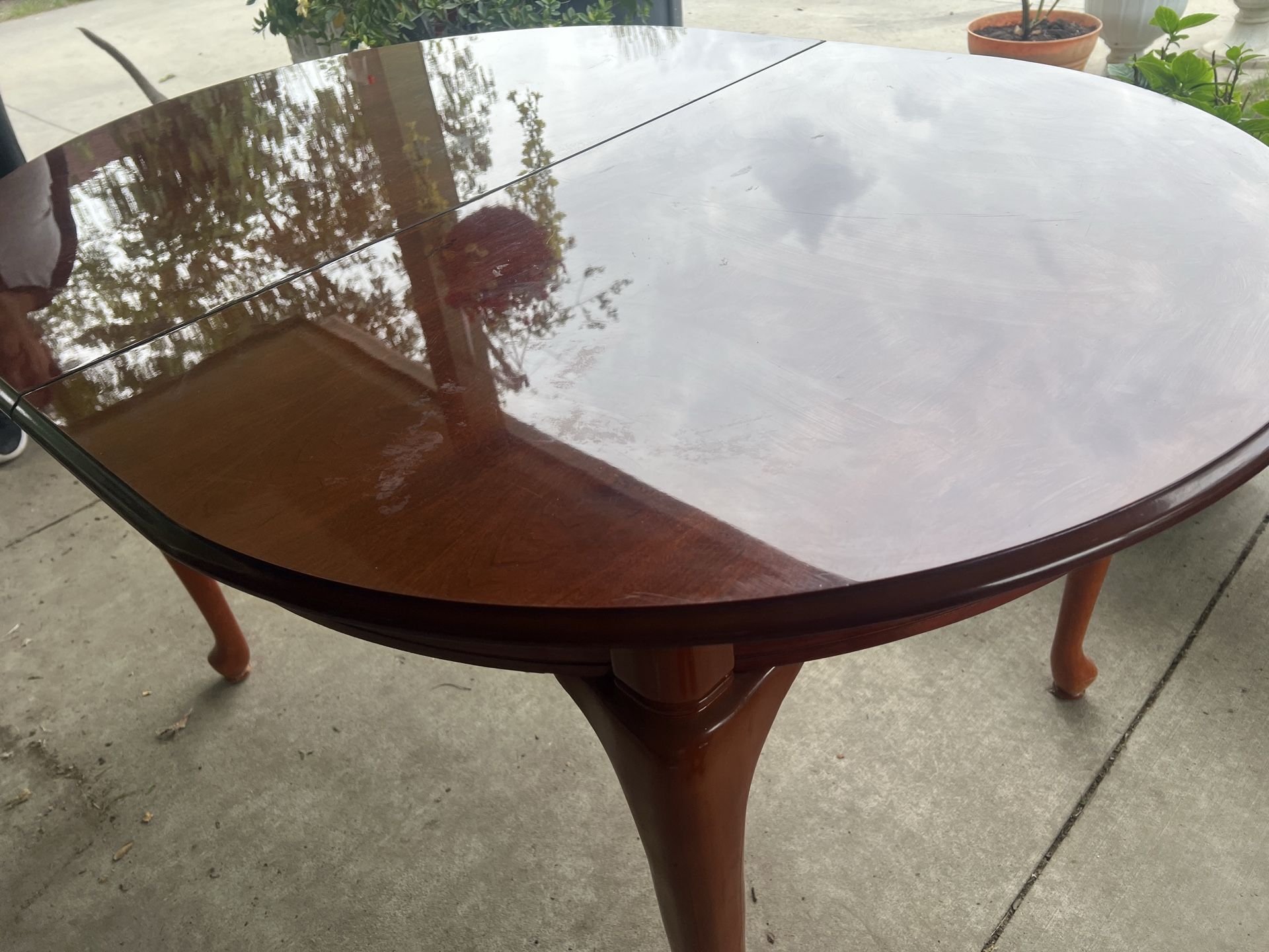 Kitchen table and 4 chairs - Wooden table