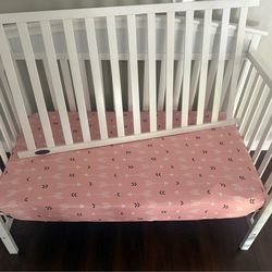 White Convertible Crib / Toddler Bed – Good Condition