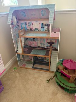Doll houses