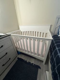 Baby Crib with Mattress