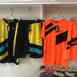 Men’s outfit set Sizes L/XL Pick Up 1549 Cesery Blvd.