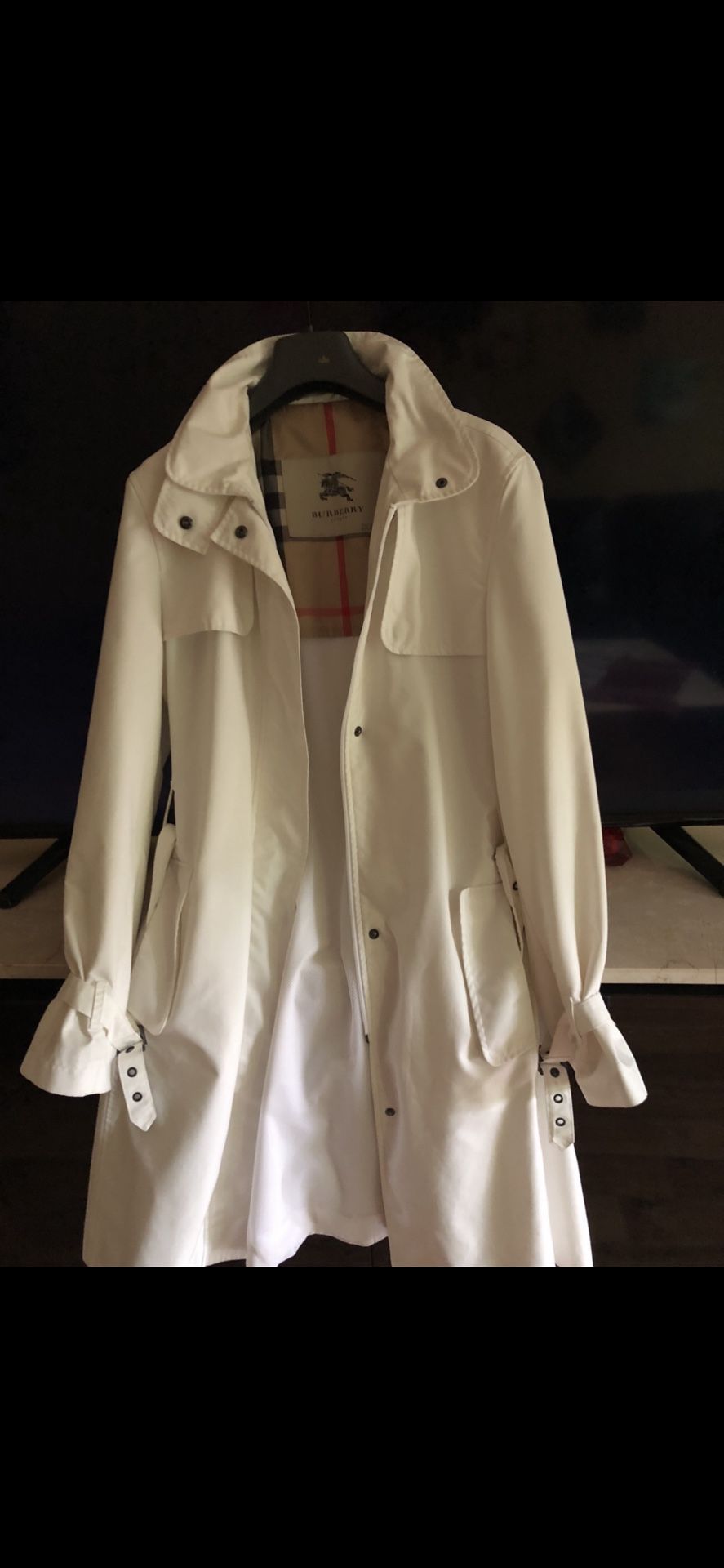 Burberry Trench Like New 199$